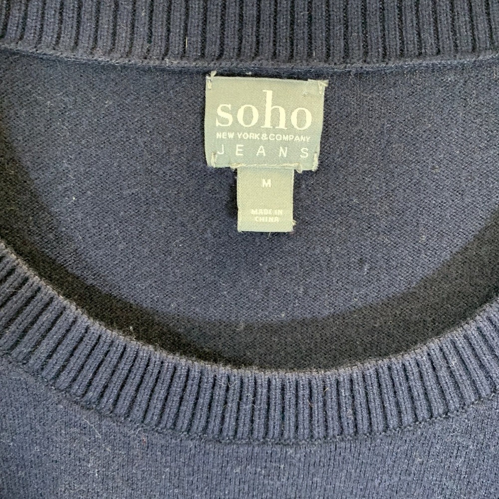 Soho New York and Co Navy Blue Sweater Button Side - Picture 3 of 3